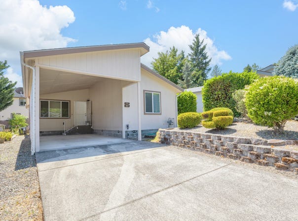 107 NW Wrightwood Circle, Grants Pass, OR 97526
