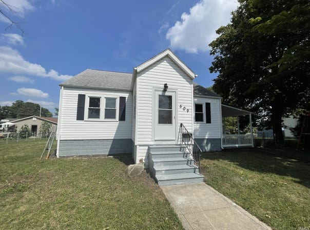 609 S Walsh Street, Garrett, IN 46738-1505