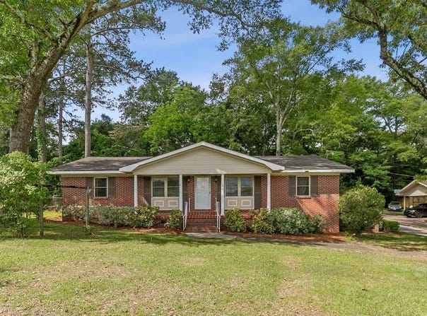 1935 Denton Road, Dothan, AL 36303