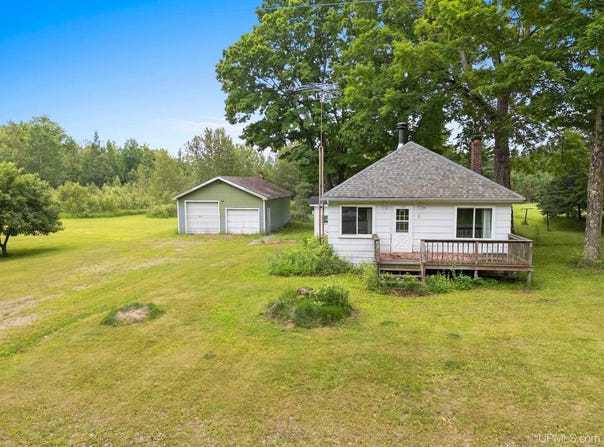 W8417 County Rd G12, Stephenson, MI 49887