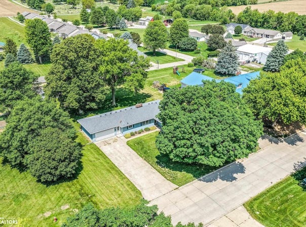 1207 Normal Street, Woodbine, IA 51579