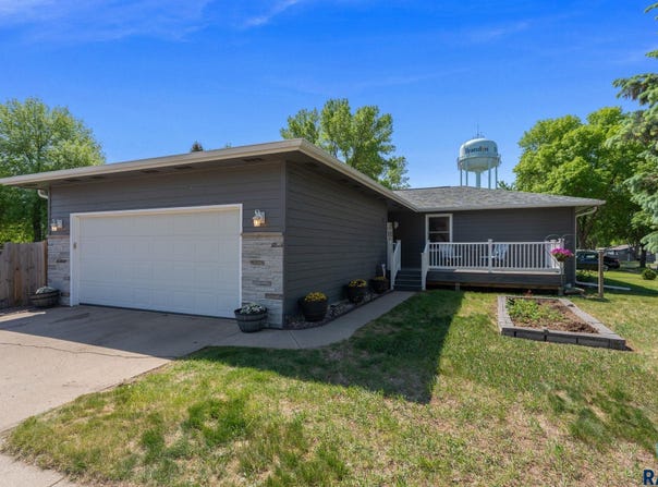 108 N maple Ave, Brandon, SD 57005