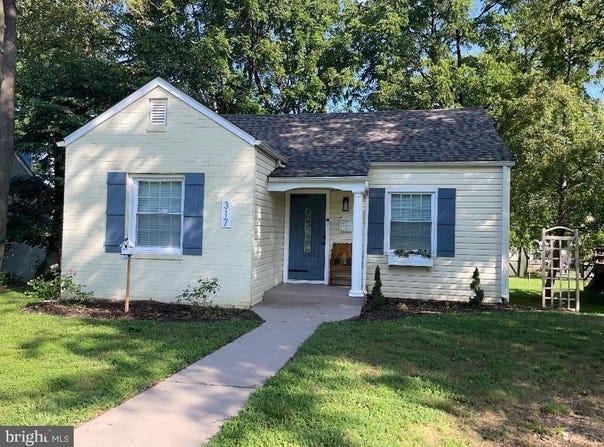 317 JAMES AVENUE, WAYNESBORO, VA 22980