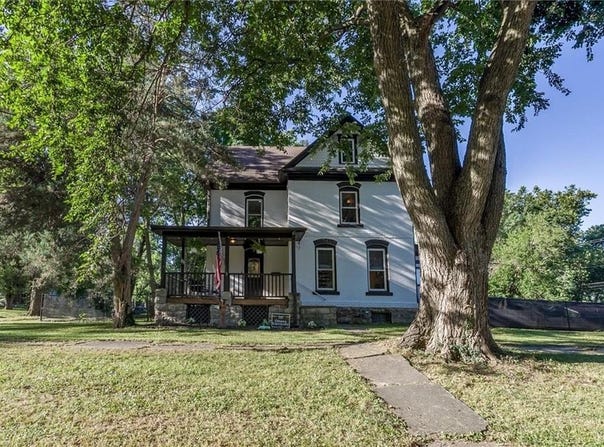 404 S Sycamore Street, Ottawa, KS 66067