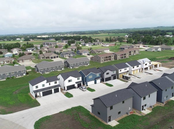 1569 Villa Ct., Rock Valley, IA 51247