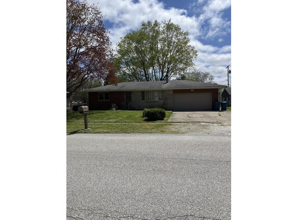 609 W Jefferson Street, Kouts, IN 46347