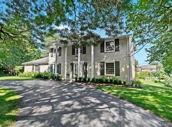 19250 Meadowbrook Road, Northville, MI 48167