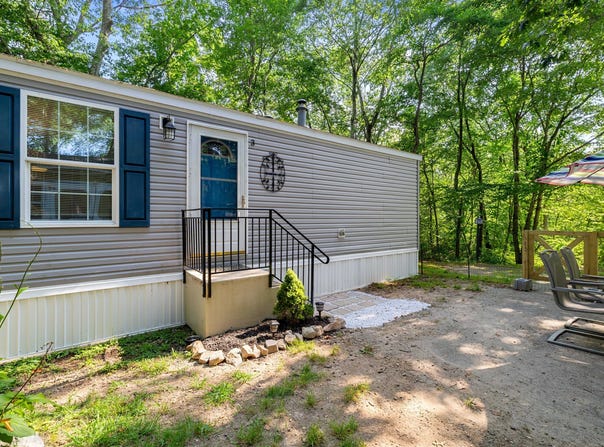 1583 Bozrah Road, Montville, CT 06370