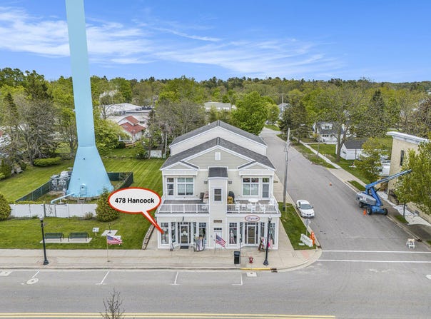 478 S Hancock St, Pentwater, MI 49449
