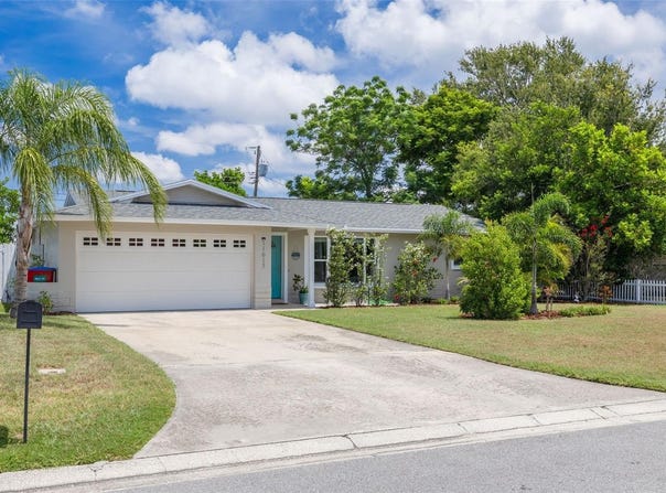 11617 79TH AVENUE, SEMINOLE, FL 33772