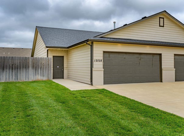 12028 W Fontana St, Wichita, KS 67205-7546
