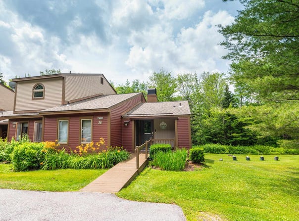 33D White Oaks Loop, Dover, VT 05356