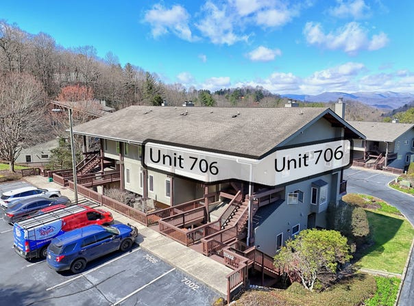 62 Sun Valley Cir, Sky Valley, GA 30537