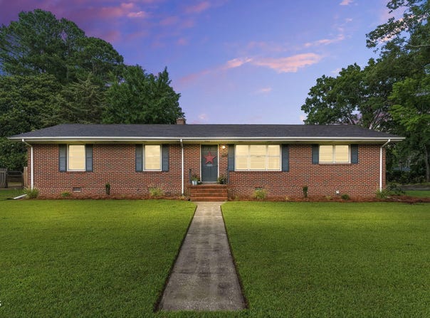 1015 S 1st Street, Smithfield, NC 27577