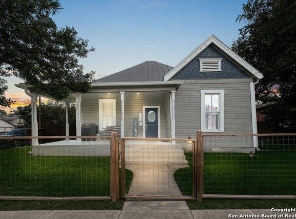 930 Hays, San Antonio, TX 78202