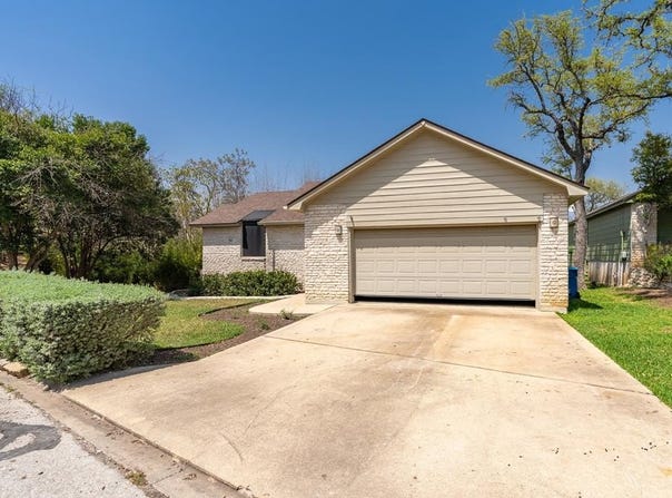 230 Old Oaks Path, Kerrville, TX 78028
