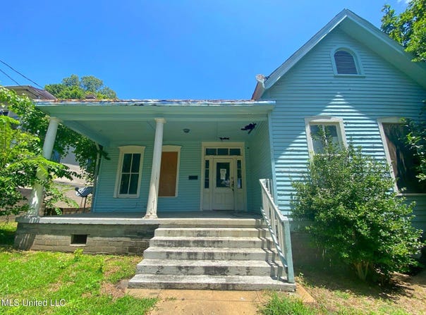 1127 Harrison Street, Vicksburg, MS 39180