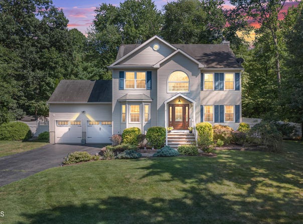 2 Veronica Court S, Old Bridge, NJ 08857