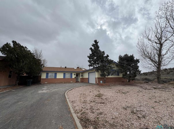 633 Mckee Drive, Gallup, NM 87301
