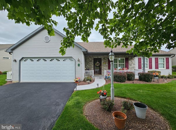 122 ARBOR Drive, MYERSTOWN, PA 17067