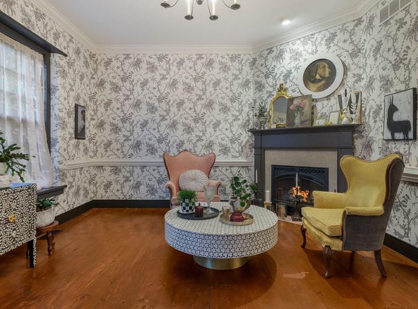 6 DOROTHY CIRCLE, ROYERSFORD, PA 19468