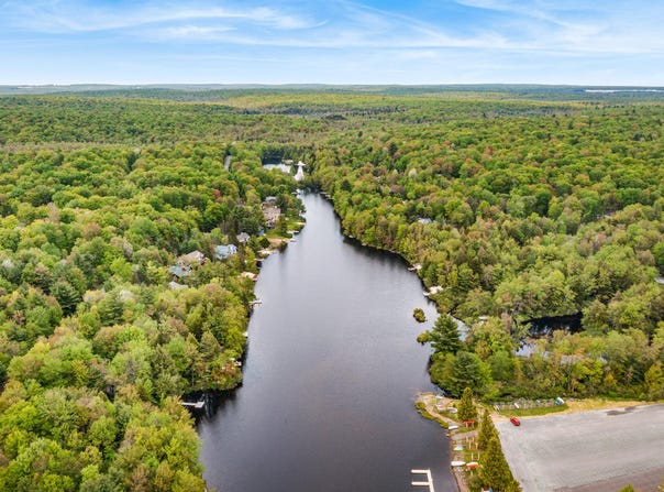 104 Jimmy Pond Court, Pocono Pines, PA 18350