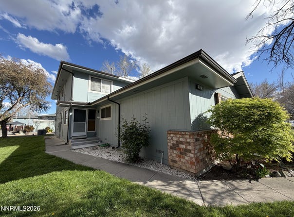 682 Pine Meadows Drive, Sparks, NV 89431