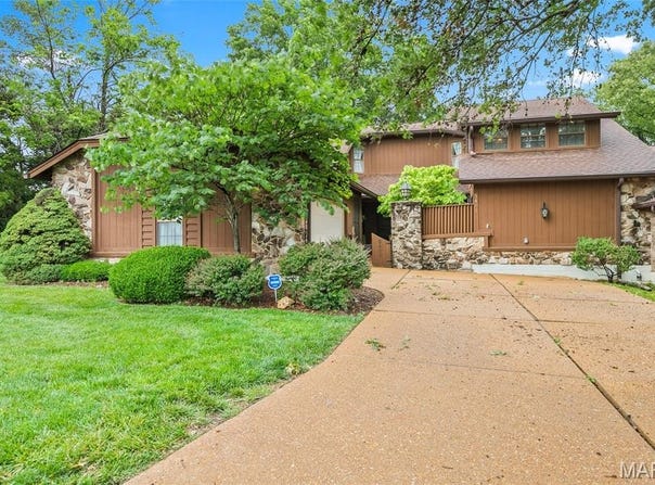 5401 Green Cedar Way, Unincorporated, MO 63128