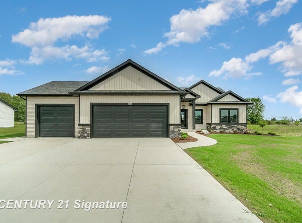 2289 Holly Ridge, Bay City, MI 48706