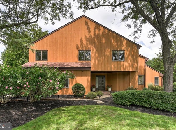 6 ARNOLD DRIVE, PRINCETON JUNCTION, NJ 08550