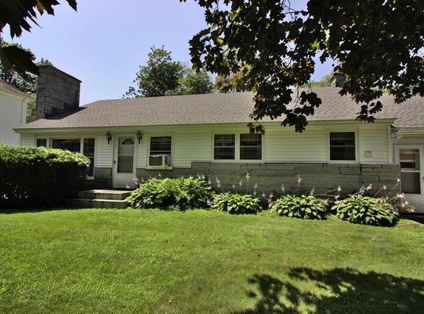 19 Robinson Avenue, Bennington, VT 05201