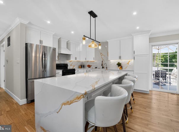 327 BEACH Drive, ANNAPOLIS, MD 21403
