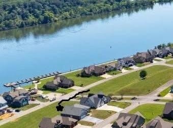 562 Charleston, Loudon, TN 37774