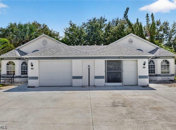 928 / 930 SE 14th Street, Cape Coral, FL 33990