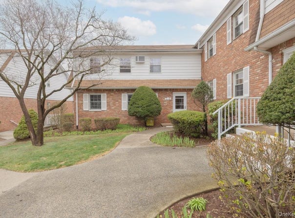 62 Parkside Drive, Suffern, NY 10901