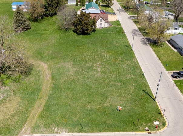 890 Jackson Street, Platteville, WI 53818