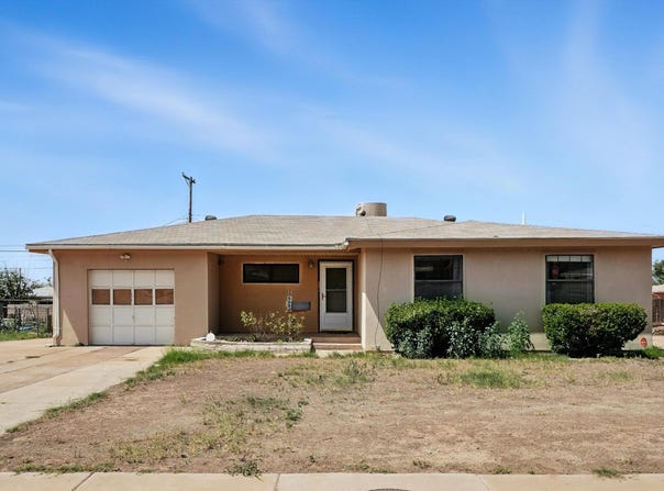 909 CEDAR Avenue, Alamogordo, NM 88310