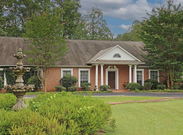 8142 SULPHUR SPRINGS, Pine Bluff, AR 71603