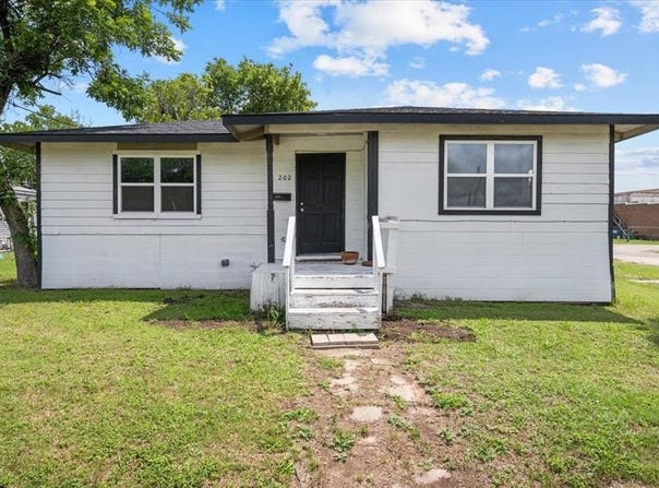 202 N Commerce Street, Mart, TX 76664