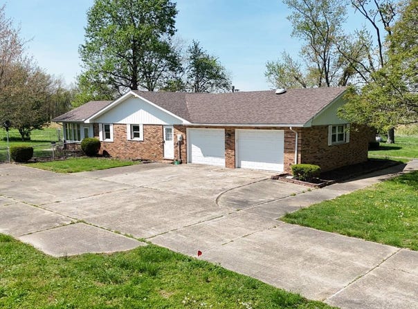 1882 Co Rd 1030 N, Fairfield, IL 62837
