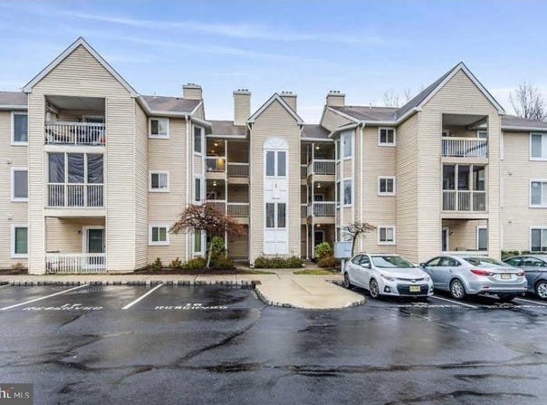 385 SILVIA, EWING, NJ 08628