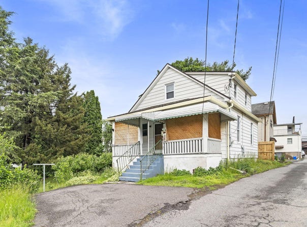 104 Serling Street, Dupont, PA 18641