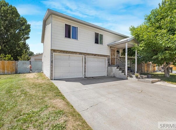 867 Coachman Drive, Idaho Falls, ID 83402