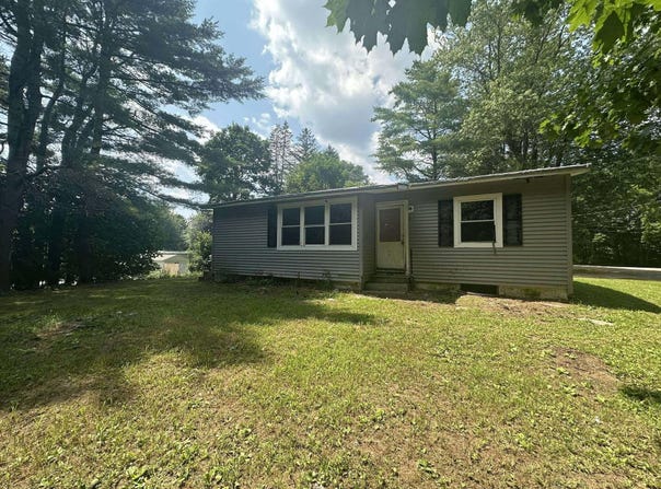 4 Campbell Street, Augusta, ME 04330