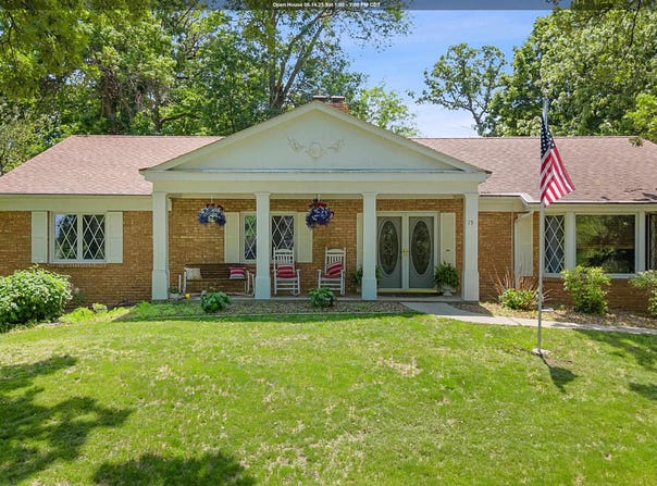 15 Timberlane Dr, Clear Lake, IA 50428