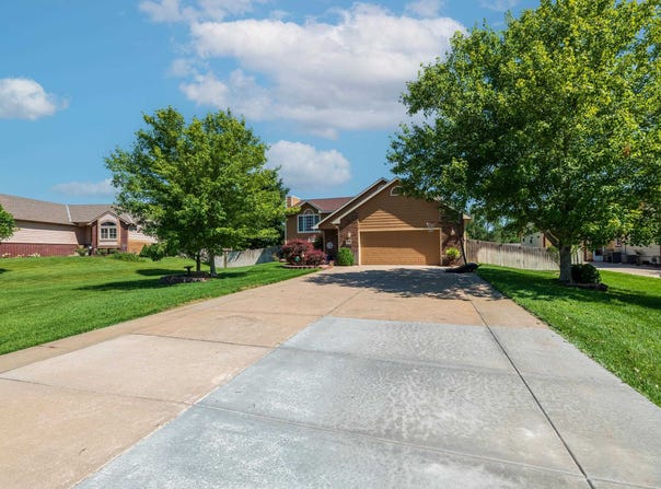 1310 E Winesap, Haysville, KS 67060