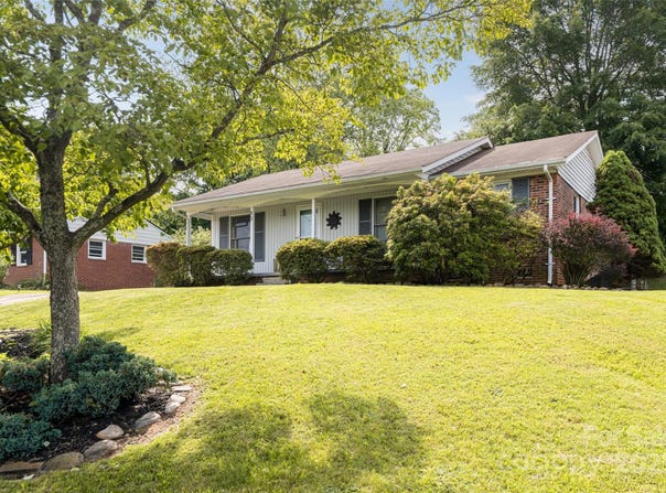 83 Skyview Terrace, Asheville, NC 28806