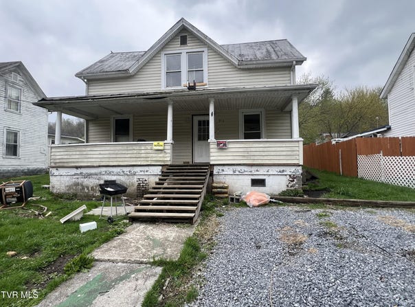 916 West Main Street, Saltville, VA 24370
