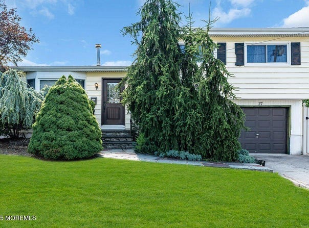 27 Holly Street, Old Bridge, NJ 08857