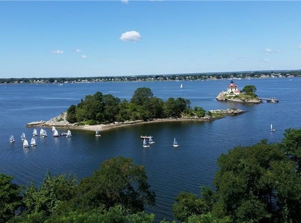 33 Bullocks Point, East Providence, RI 02915